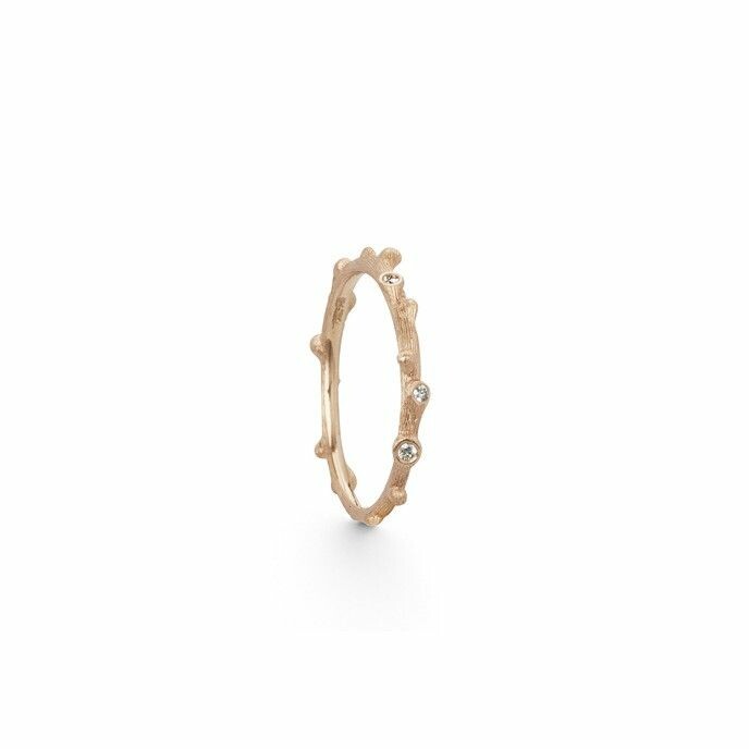 Ole Lynggaard Nature ring in rose gold and diamonds