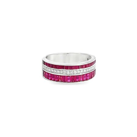 Bague en or blanc, diamants et rubis