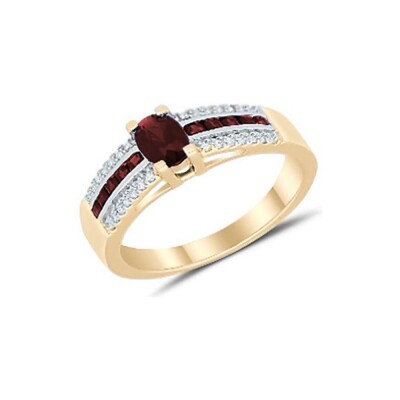 Bague en or jaune, rubis et diamants
