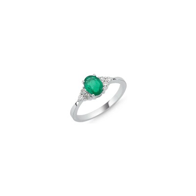 Bague en or blanc, diamants et émeraude