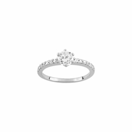 Bague en argent rhodié et oxydes de zirconium