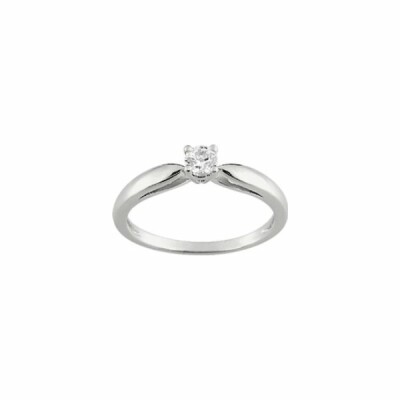 Bague en argent rhodié et oxyde de zirconium