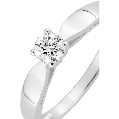 Solitaire en argent rhodié et oxydes de zirconium