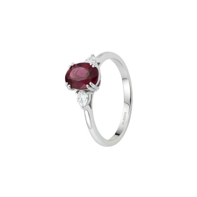 Bague Liz en or blanc palladié, rubis et 2 diamants triangle de 0.42ct