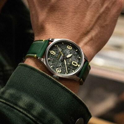 Montre AVI-8 Spitfire Smith Automatique Peanuts Snoopy As de l'Aviation Édition Limitée AV-4134-02