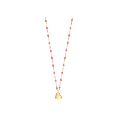 Collier Gigi Clozeau Lucky Cœur en or jaune et résine rose fluo, taille 40cm