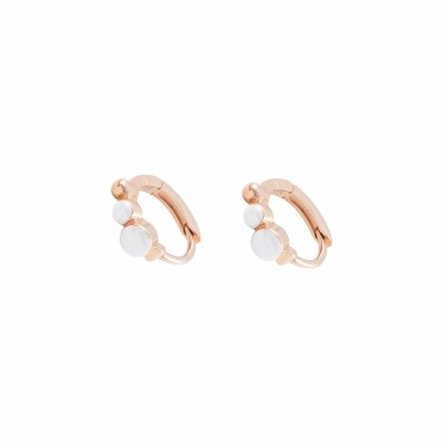 Boucles d'oreilles Gigi Clozeau en or rose et résine blanche