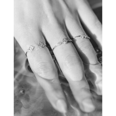 Bague Stone Paris Fleurs Du Mal en or blanc et diamants