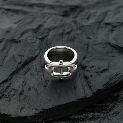 Bague Untied en argent rhodié