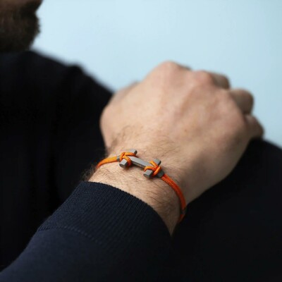 Bracelet Herbelin Amarrage en titane sablé et nylon orange
