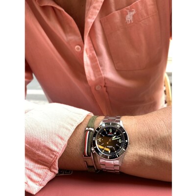 Montre Auriva Black Pelagic 300, Bracelets Tropic black et acier