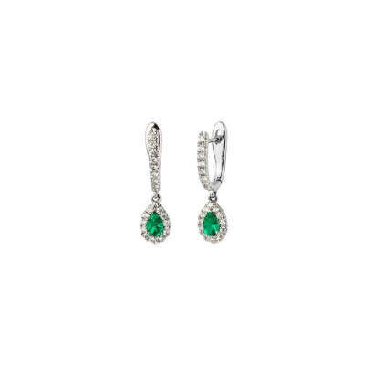 Boucles d’oreilles dormeuses en or gris avec émeraudes poire (0,39 ct) entourées de diamants (0,47 ct)