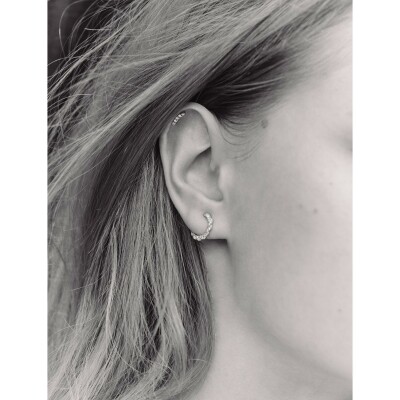 Boucles d'oreilles Stone Paris Line en or blanc et diamants