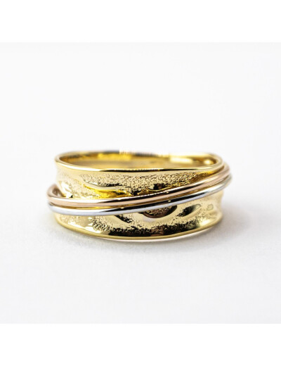 Bague Maison Ballet by Scarlett froissée satinée en or jaune, or blanc et or rose