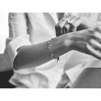 Bracelet Claverin Mini Give Me Five en or blanc et perles blanches