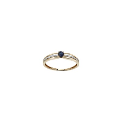 Bague en or jaune, or blanc, saphir et oxyde de zirconium