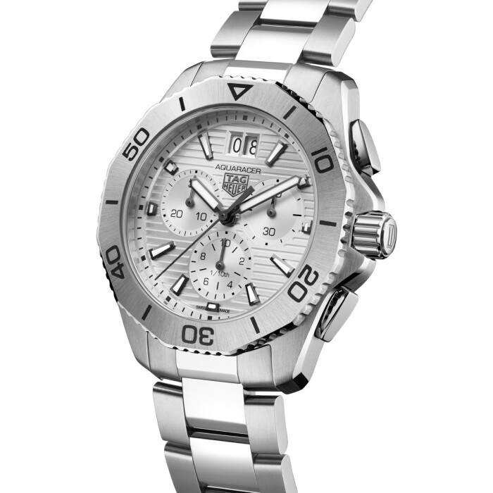 TAG Heuer Aquaracer Professional 200 Chronograph watch