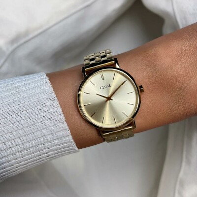 Coffret de montre Cluse Pavane Petite Watch Steel, Gold Colour & Black Leather Strap