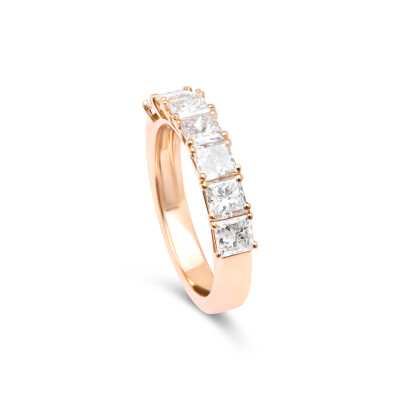 Alliance en or rose et demi-tour diamants taille princesse