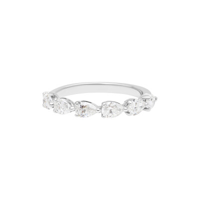 Alliance Ligne en or blanc et diamants taille poire