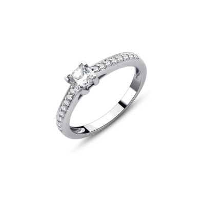 Solitaire Alice en or blanc et diamants