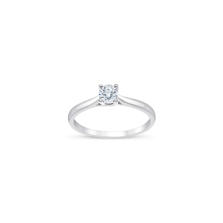 Bague solitaire 4 griffes en or blanc recyclé et diamant 0.30ct