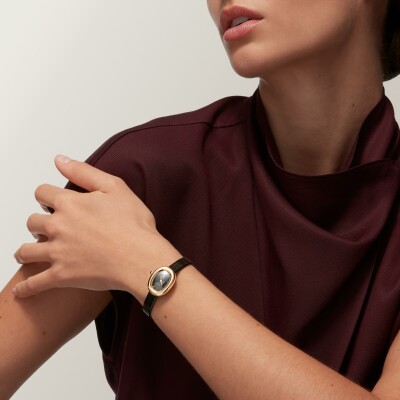 Montre Baignoire de Cartier Mini modèle, mouvement quartz, or jaune, cuir