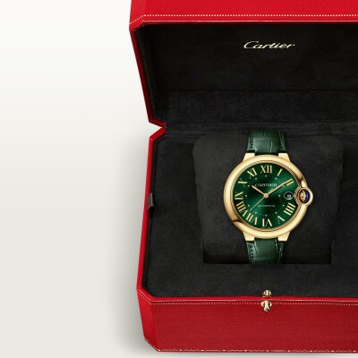 Montre Ballon Bleu de Cartier 40mm, mouvement automatique, or jaune, cuir