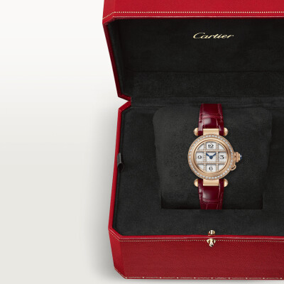 Montre Pasha de Cartier 30 mm, mouvement quartz, or rose, diamants, bracelets cuir interchangeables
