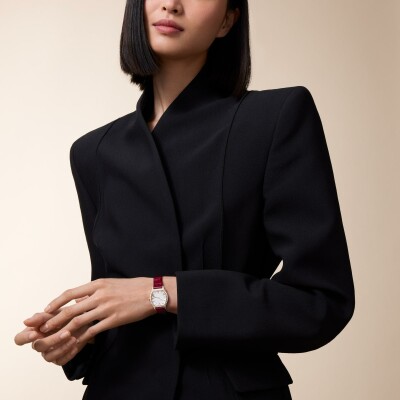 Montre Tortue Petit modèle, mouvement quartz, or rose, diamants, cuir