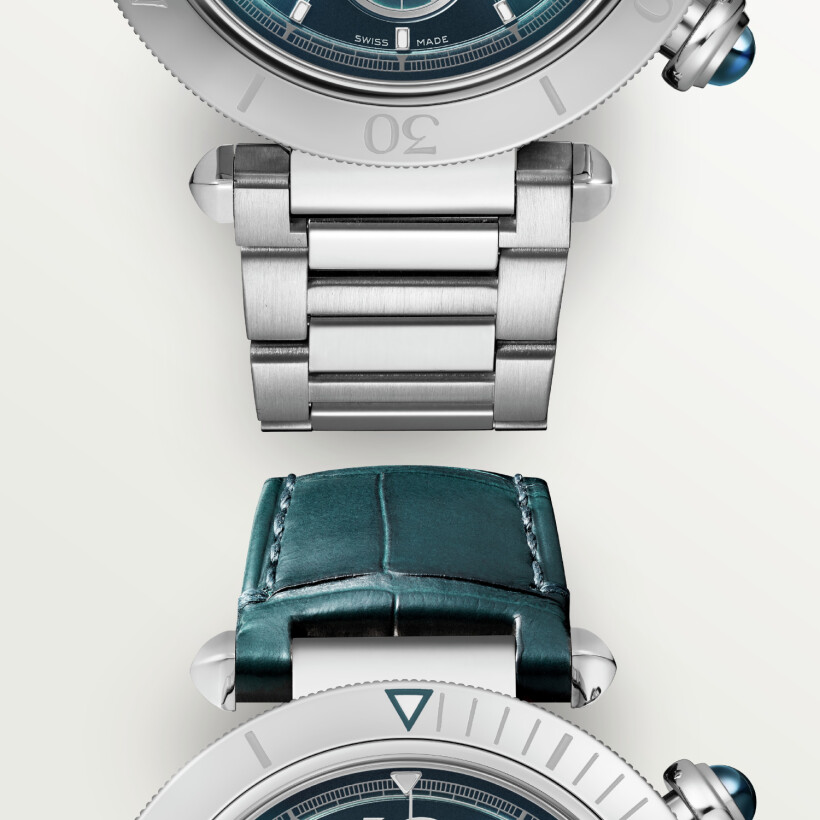Montre Pasha de Cartier, 41mm, chronographe, mouvement automatique, acier, bracelets acier et cuir interchangeables