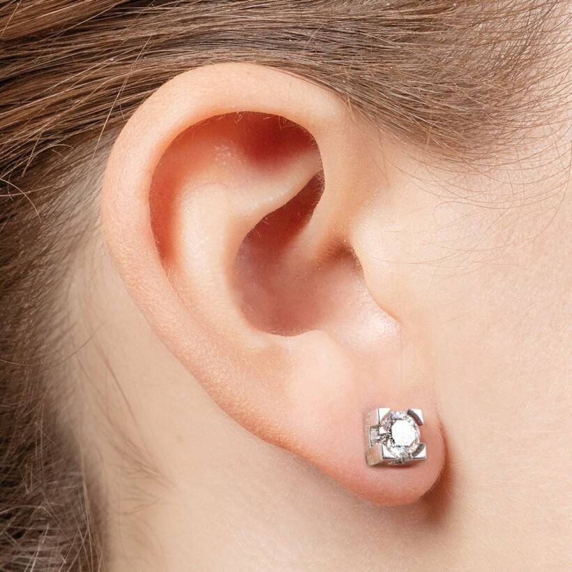 Boucles d'oreilles puces or et diamants