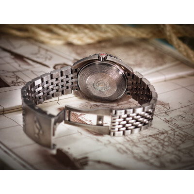 Montre DOXA SUB 300T Clive Cussler