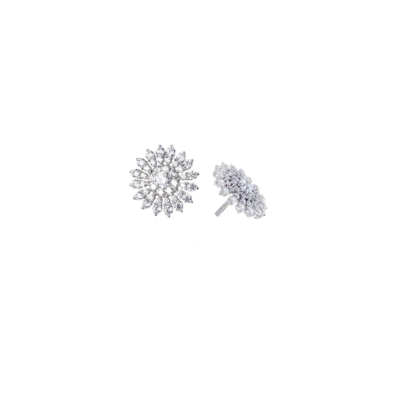 Doux White earrings in white gold and diamonds