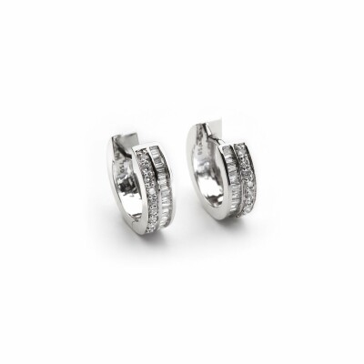 Boucles d'oreilles en or blanc et diamants de 0.354ct