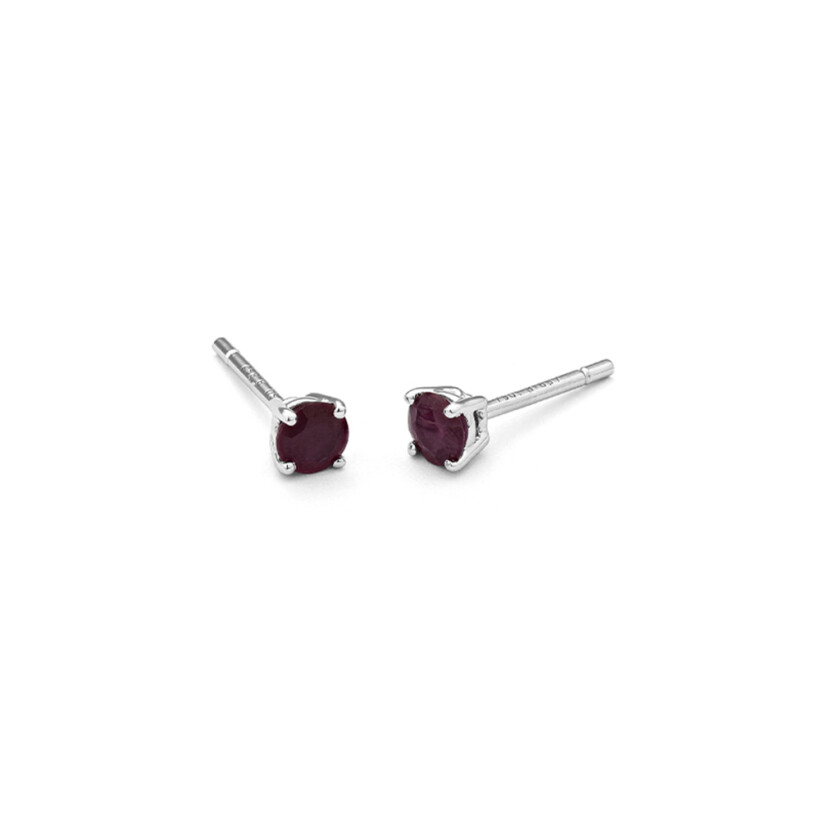 Boucles d'oreilles puces en or blanc et rubis 0.61ct