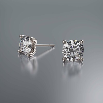 Platinum  4-Claw Solitaire Round Diamond Earrings