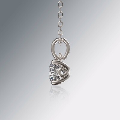 Platinum  4-Claw Solitaire Round Diamond Pendant
