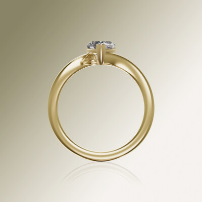 Yellow Gold 3-Claw Solitaire Pear-Shaped Diamond Ring