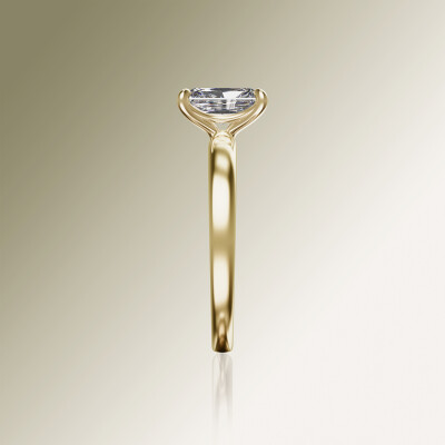 Yellow Gold 4-Claw Solitaire Radiant Cut Diamond Ring