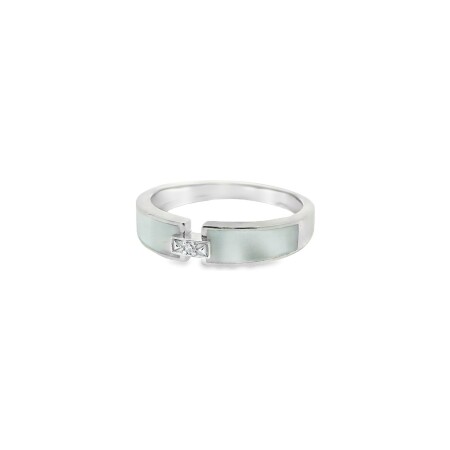 Bague Clozeau en or blanc, résine et diamants