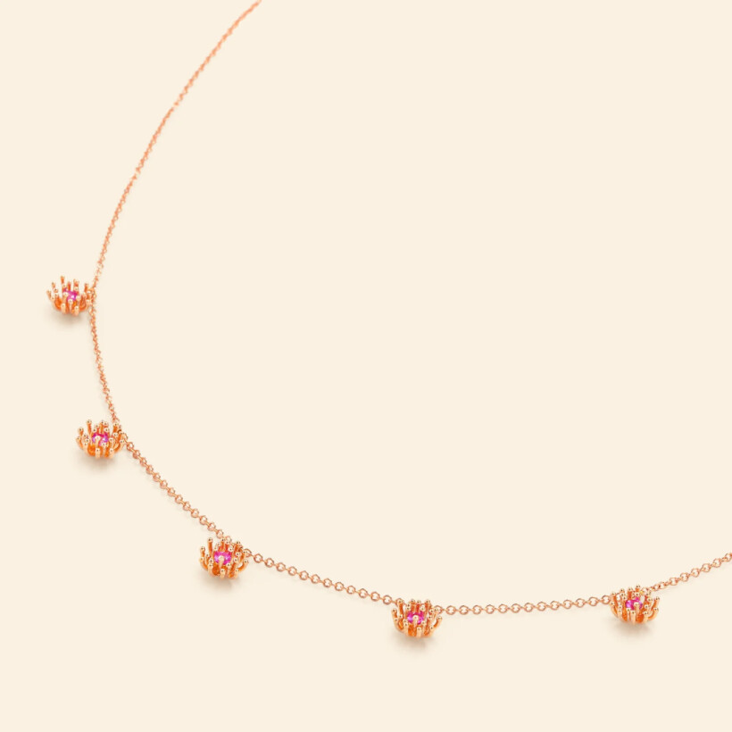 Collier Mellerio Le Petit Cactus Vanille 5 motifs en or rose et saphirs roses