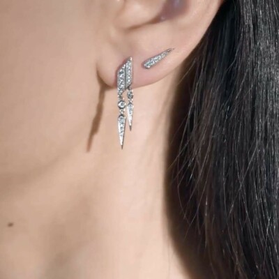 Mono boucle d'oreille pendante Statement Rockaway double goutte en argent rhodié et diamants