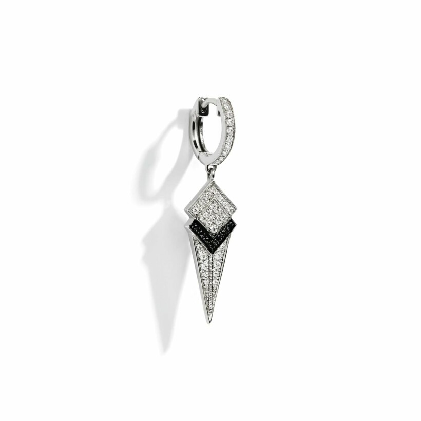 Mono boucle d'oreille créole Statement Stairway en argent rhodié pavée de diamants blancs et noirs