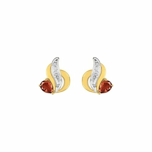 Boucles d'oreilles en or jaune et rubis