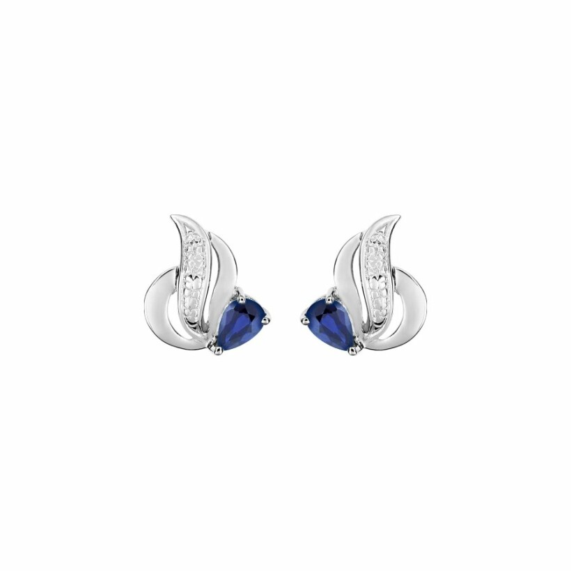 Boucles d'oreilles clous en or blanc et saphirs