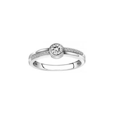 Bague en argent et oxyde de zirconium