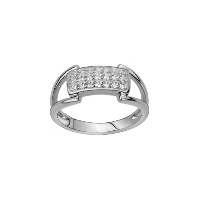 Bague en argent et oxyde de zirconium