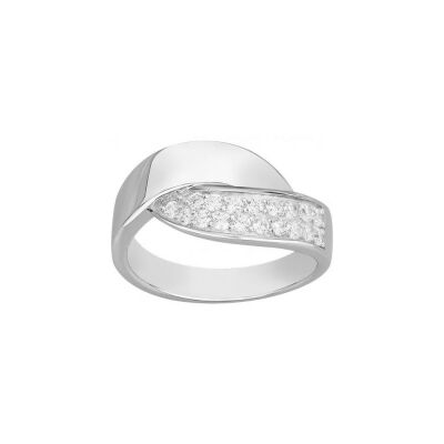 Bague en argent et oxyde de zirconium
