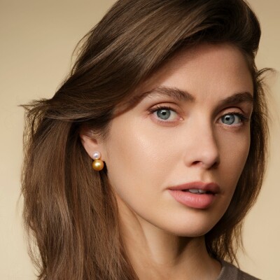 Boucles d'oreilles Galaxy en or blanc, perles d'eau douce blanches et gold